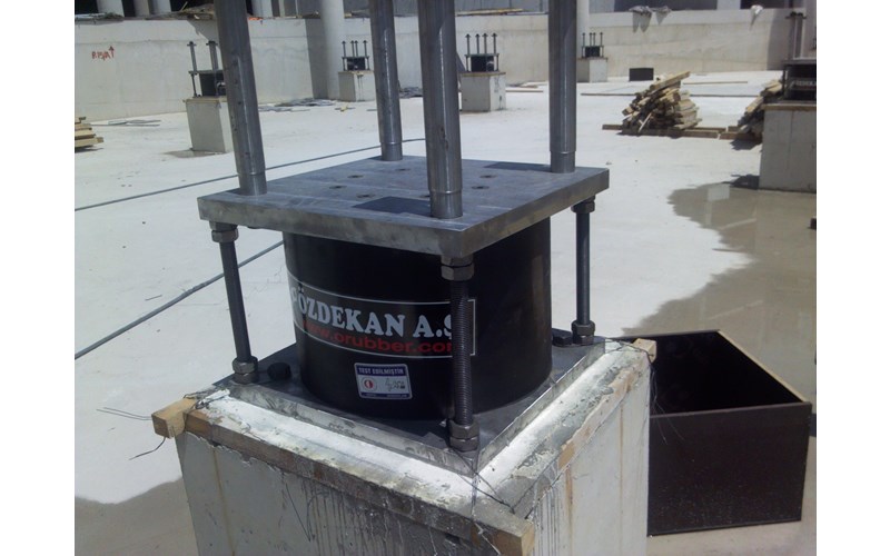 Sismik Deprem İzolatörleri - LRB izolatörler