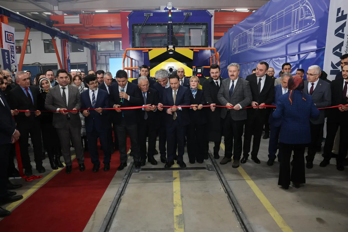 KAYSERİDE TÜRKİYENİN İLK BATARYALI MANEVRA LOKOMOTİFİNİN TANITIM TOPLANTISINA KATILDIK