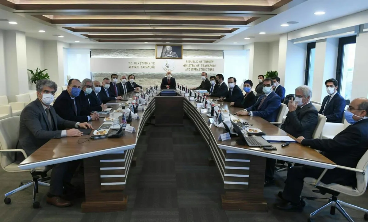 ARUS YÖNETİM KURULU, ULAŞTIRMA VE ALTYAPI BAKANI ADİL KARAİSMAİLOĞLU'NU ZİYARET ETTİ