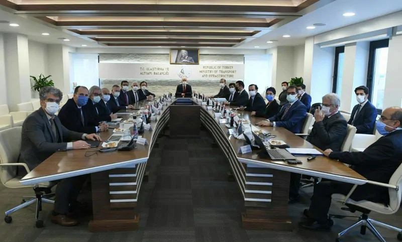 ARUS YÖNETİM KURULU, ULAŞTIRMA VE ALTYAPI BAKANI ADİL KARAİSMAİLOĞLU'NU ZİYARET ETTİ