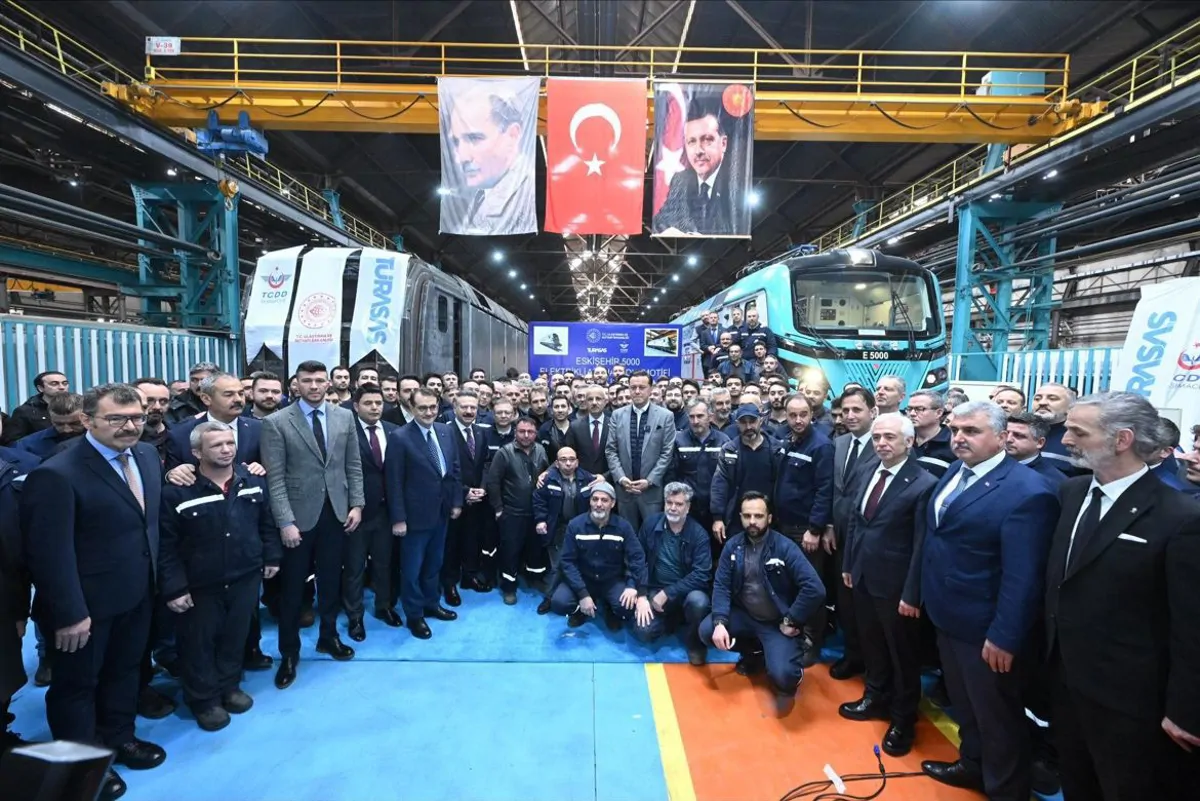 MİLLİ E5000 ANAHAT LOKOMOTİFİ İMZA TÖRENİNE KATILIM SAĞLADIK